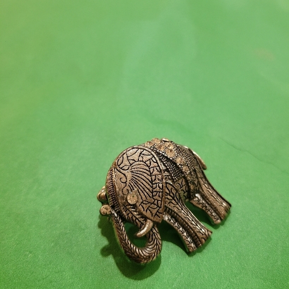 Intricate Elephant Brooch - Bronze - Picture 2 of 5